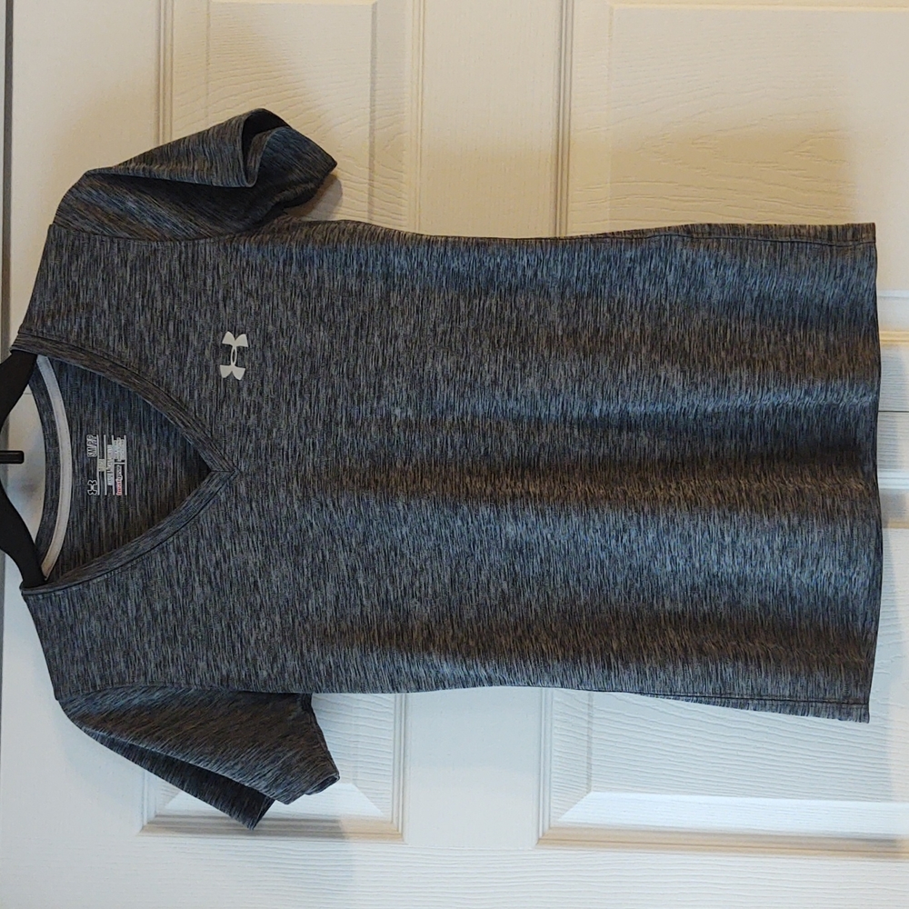 Under Armour Heat Gear Women's Shirt Size Small - Picture 1 of 3